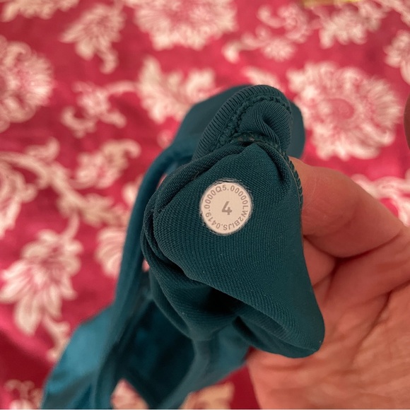 Lululemon Seafoam Green Sports Bralette SZ 4 - Picture 10 of 10